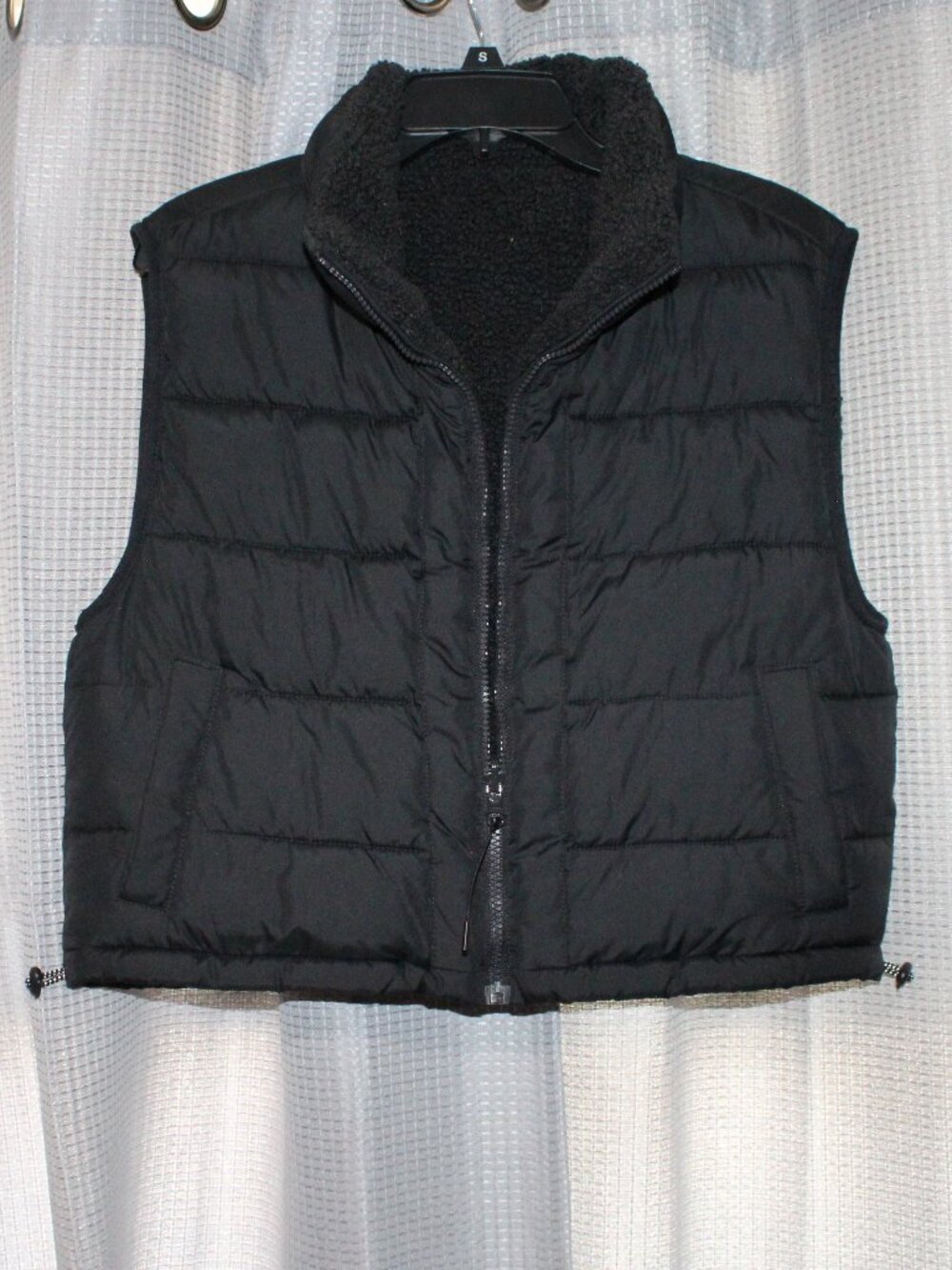 NWOT Gilly Hicks Women's Sherpa Mini Puffer Vest Black Size Small